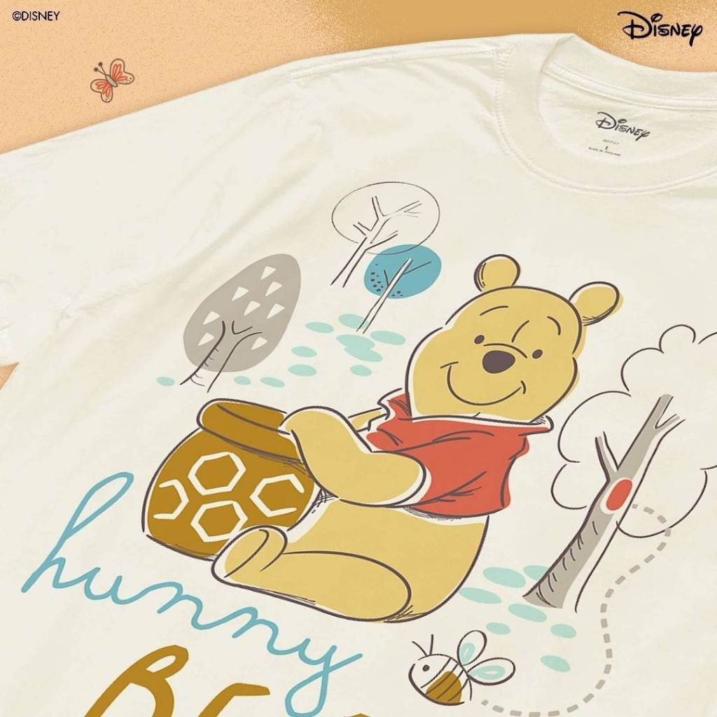 Power 7 Shop เสื้อยืดการ์ตูน ลาย "Winnie the Pooh" ลิขสิทธ์แท้ DISNEY(TMX-193-สีครีม) — صورة 3
