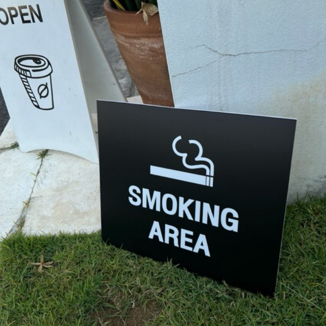 ป้าย smoking area (สีดำ) ป้ายติดผนัง 35*30ซม พลาสวูด5มิล ติดสติ๊กเกอร์กันน้ำ ทนแดด ทนฝน