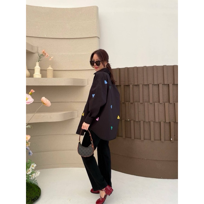 Mini Mickey heart flower oversize shirt.เสื้อเชิ้ตโอเวอร์ไซต์ สกรีนลายเก๋ สไตล์เกาหลี - รูปที่ 3