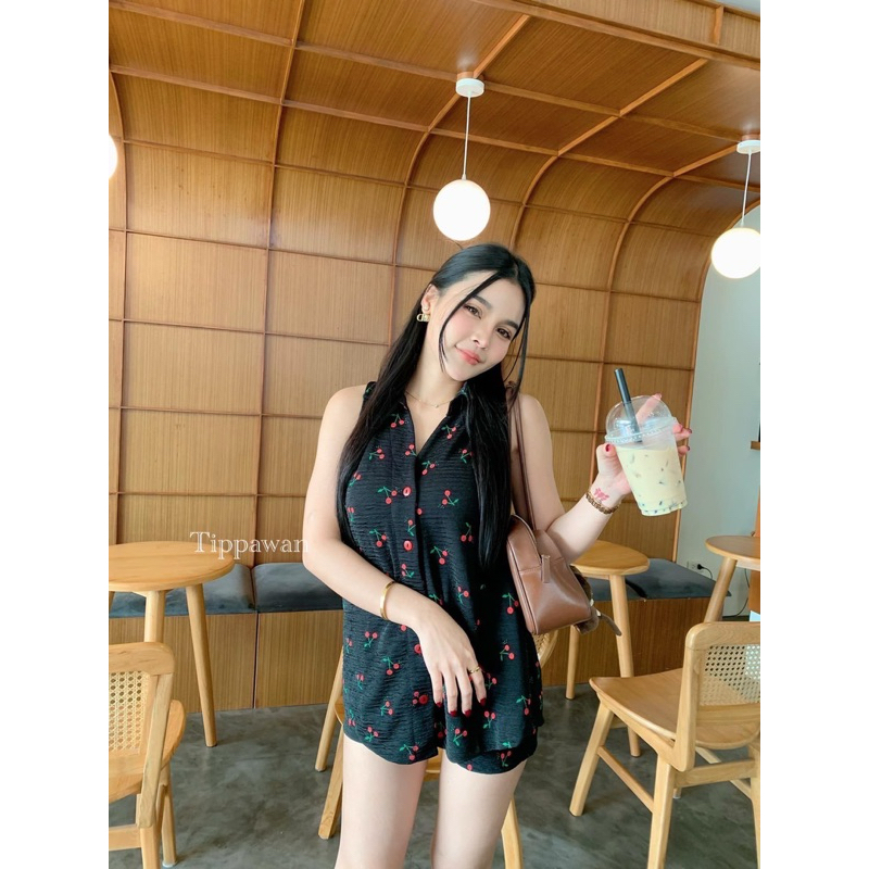 #Thanyathep ชุดนี้ มินิเดรสทรงเชิ้ตมาพร้อมกางเกงสกินนีขาสั้น สวยมากๆค๊าบอกเรย ตัวเสื้อเจาะกระเป๋านะคะ