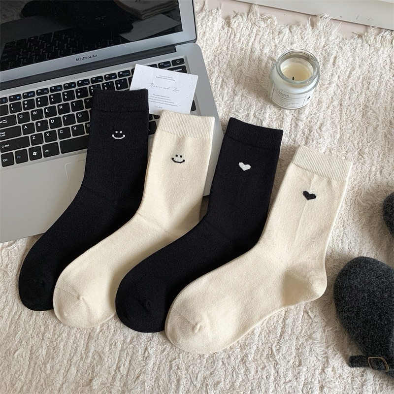 ถุงเท้า MIX’S SOCKS ถุงเท้าข้อยาวลายยิ้ม หัวใจ โทนขาว ดำ มินิมอล แนะนำเท้าไซส์ 36-43 – โปรปัง
