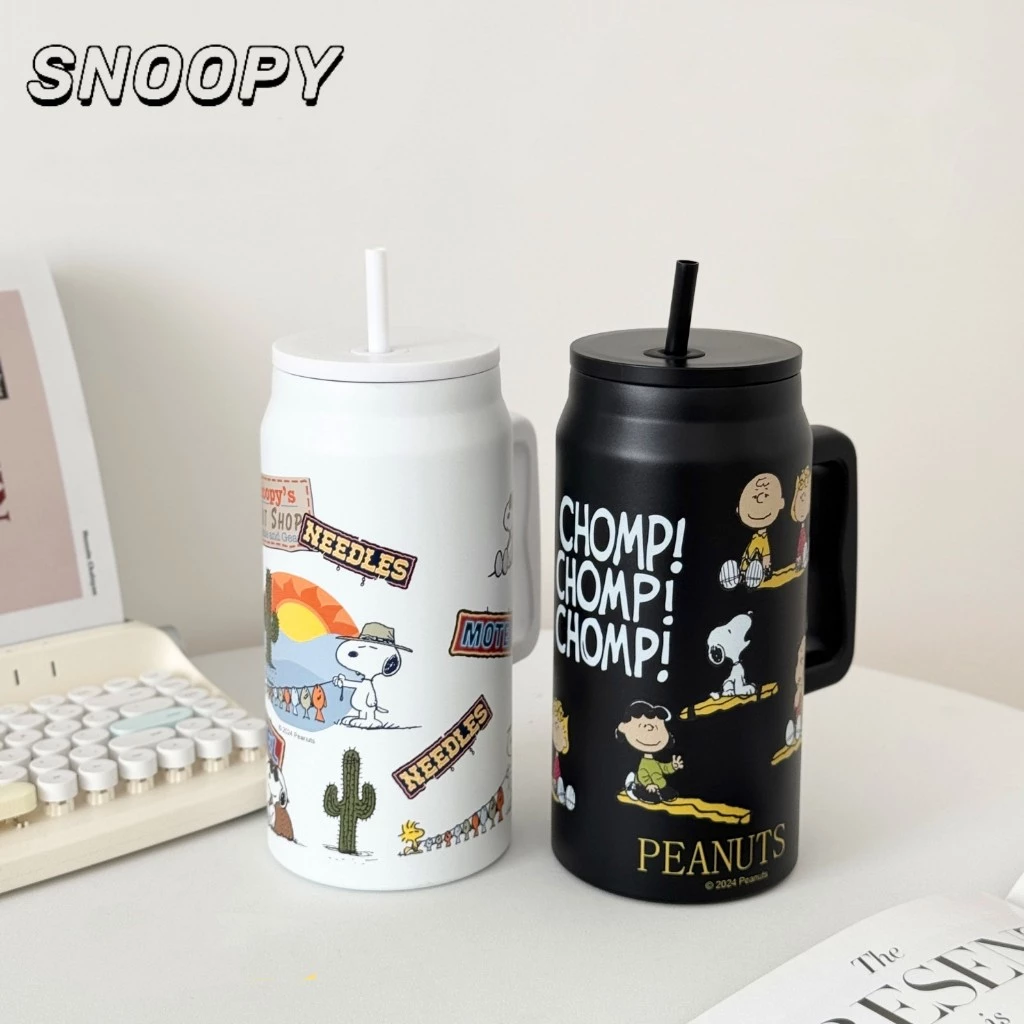 การขายล่วงหน้า Snoopy แก้วเก็บความเย็น 1500ml/50oz พร้อมที่จับและฝาฟางถ้วยแก้วกระติกเก็บความร้อนและเย็นถ้วยน้ำในรถยนต์ข
