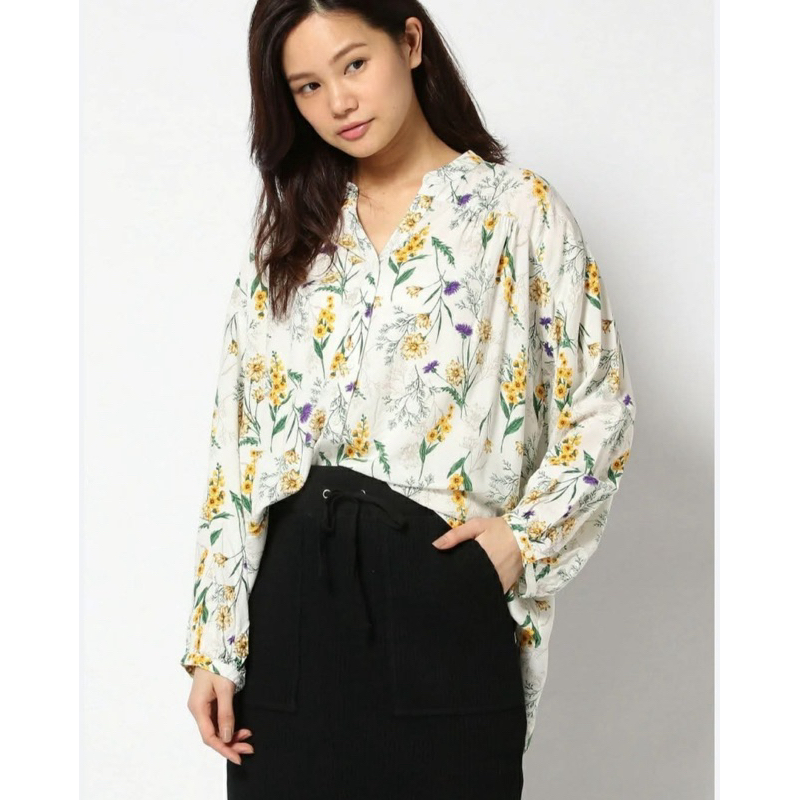 Global work x Rayon x S shirt แขนยาว ลายดอกโทนเหลือง อก 44 -46 ยาว 21/26 Code: 4181(2)