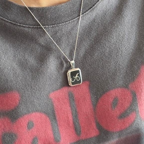 Marbella.bkk สร้อยคอ เงินแท้ จี้ล็อกเกต สี่เหลี่ยม (สลัก/ใส่รูปได้) รุ่น Locket II Necklace