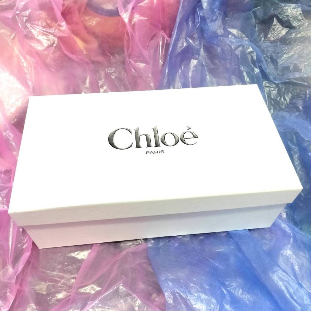 กล่องรองเท้า Chloe [ มือสองตามสภาพตามรูป ]