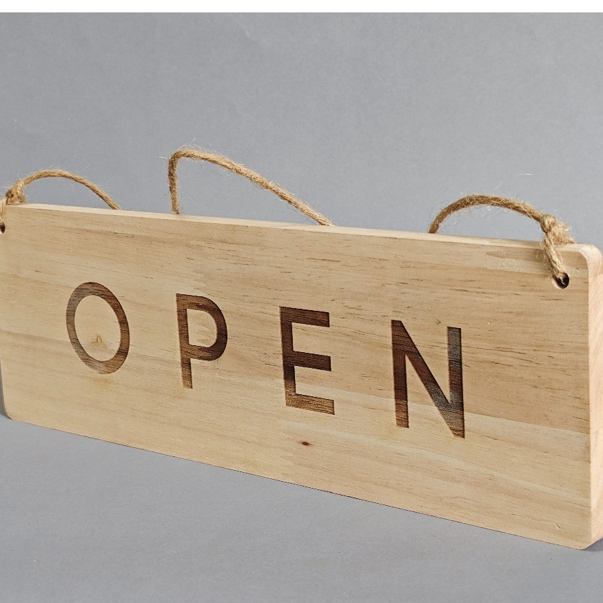 ป้ายไม้ **OPEN/CLOSED** แบบมินิมอล ขนาด **15x30 ซม.