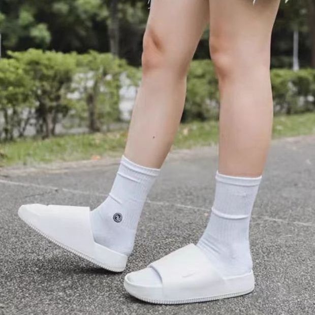 Nike Calm Slide รองเท้าแตะแพลตฟอร์มลำลองผู้ชายส้นเตี้ยพิมพ์ลาย ของแท้ 100% สำหรับกีฬาในร่ม