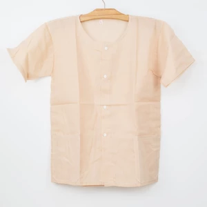 เสื้อคอกลมสำหรับผู้สูงวัยทั้งชายและหญิง เหมาะสำหรับใส่ทำบุญ หรือซื้อไปอุทิศส่วนกุศลให้บรรพชนผู้ล่วง