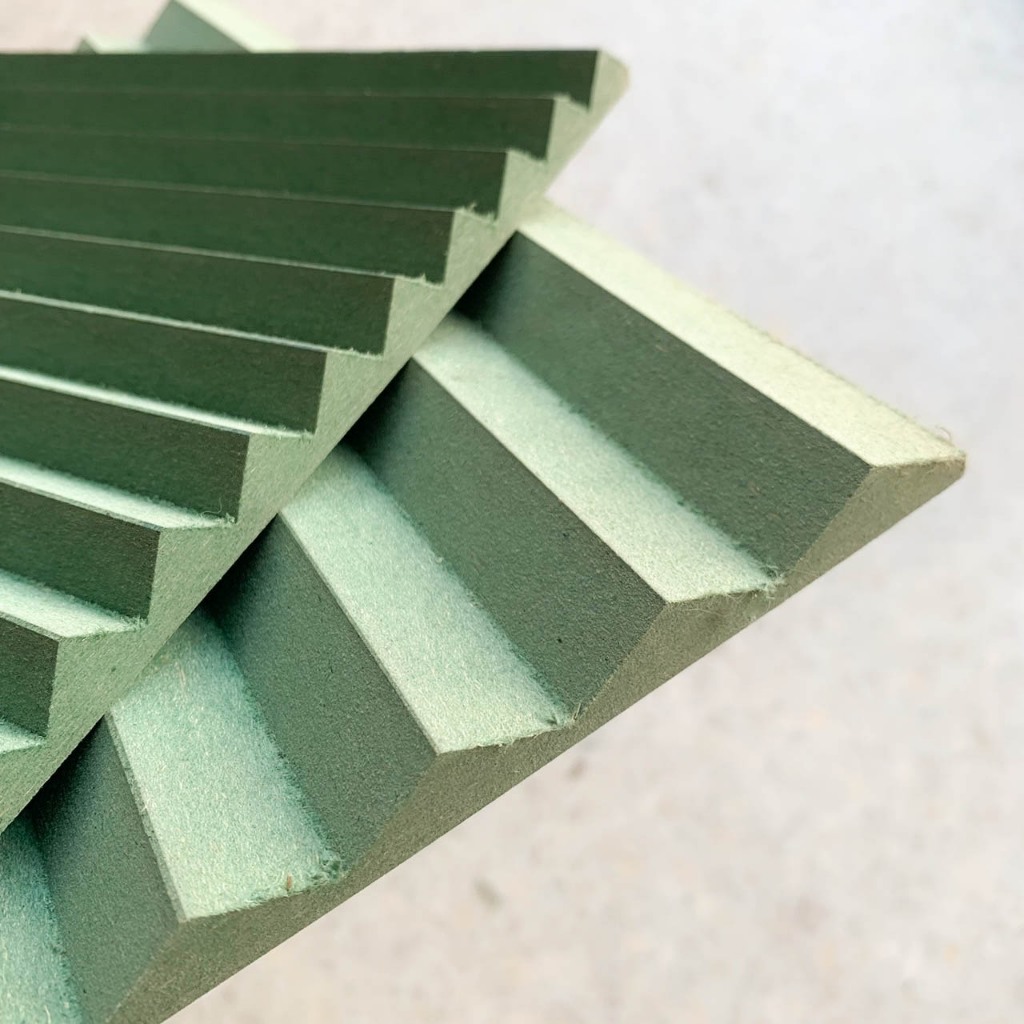 HILO แผ่นตกแต่งผนัง HMR เซาะร่อง รุ่น HV ขนาด 300x300 มม. หนา 12-15 มม. (CNC Grooved HMR Panel)