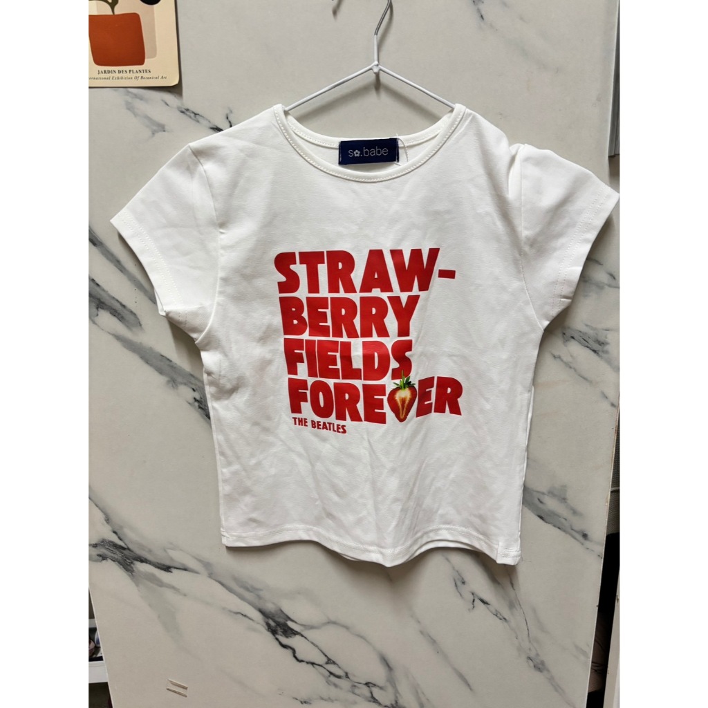 เสื้อครอปสีขาว ลาย strawberry forever ป้าย so.babe เสื้อครอปน่ารัก ผ้าหน้านิ่ม