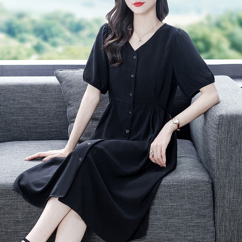 【EVIOVIO】 เดรสยาว คอวีแขนสั้นสไตล์ญี่ปุ่น ทรงสวยมีสายผูก แต่งกระดุม เหมาะสำหรับสาวอวบ พลัสไซส์ สีดำ