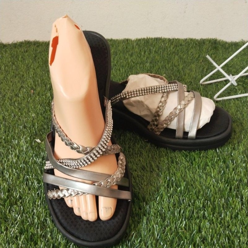 รองเท้า skechers ใหม่กริบ