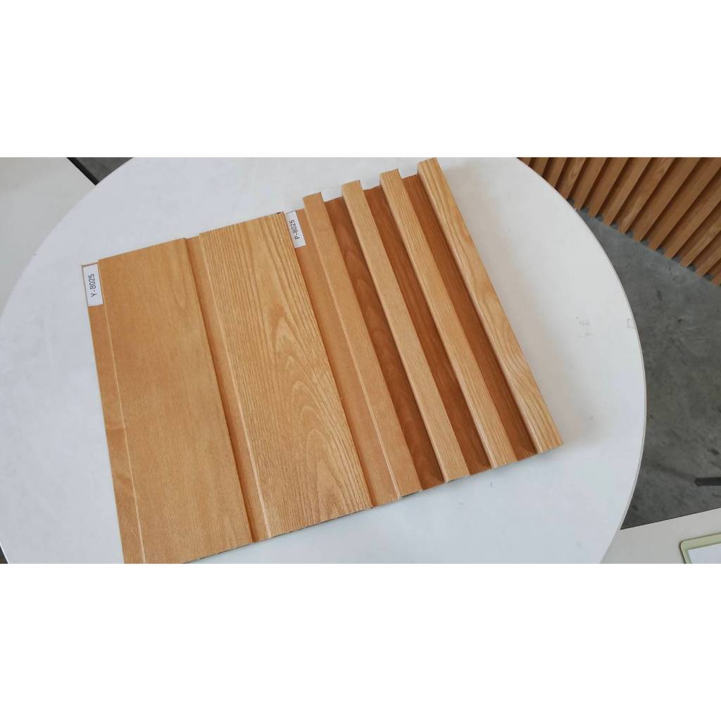 【สินค้าตัวอย่าง】ไม้เทียมตกแต่งผนัง ไม้ระแนง ติดตั้งง่าย 3D สีฮิโนกิ แบบตัวอย่าง10cm _nuvehome