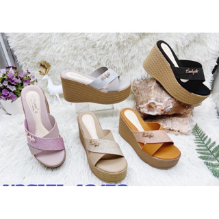 รองเท้าส้นเตารีดงานกริตเตอร์ สวย ใส่ออกงานได้เลยคะ