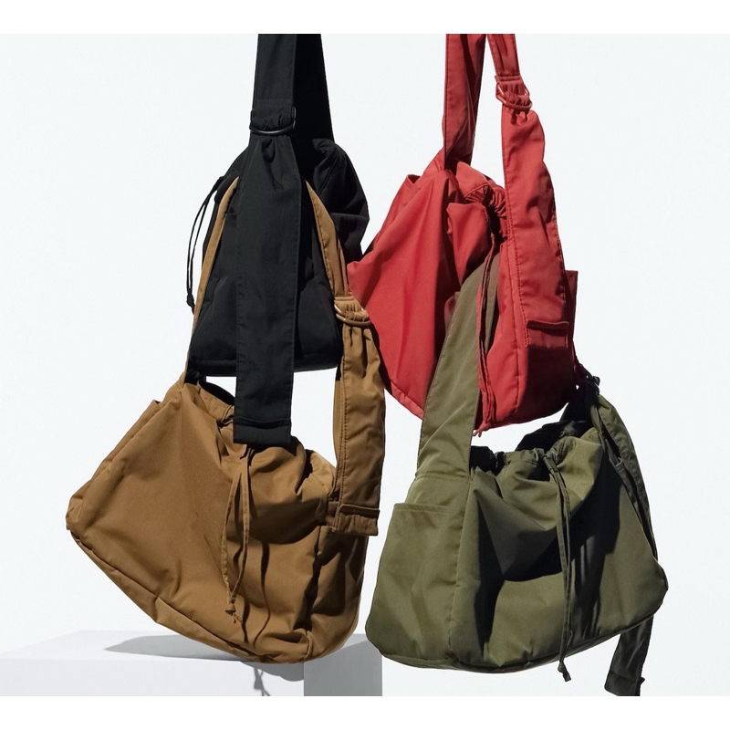กระเป๋าสะพายข้าง Uniqlo C รุ่นใหม่ 2025 Soft Puffy จุของเยอะมาก