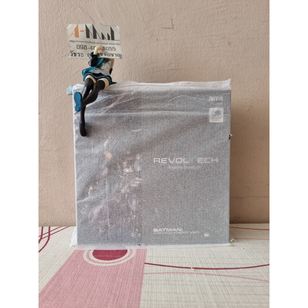 Kaiyodo Revoltech Batman Arkham Knight Ver. Action Figure