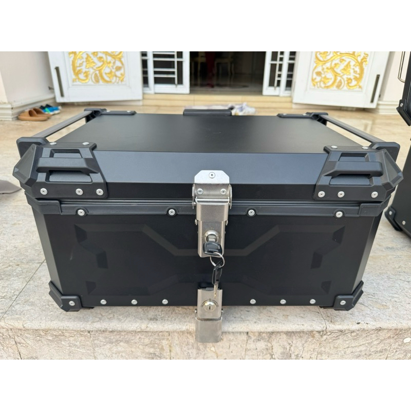 กล่องหลัง65L พร้อมถาดรอง สภาพสวย