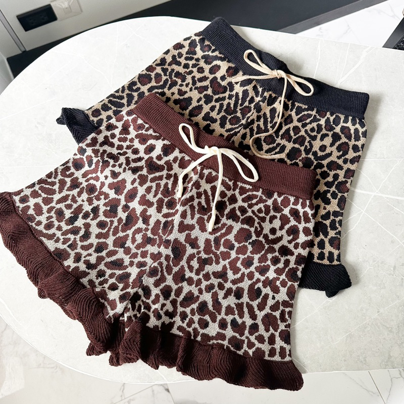 Vent Tiger Pants กางเกงไหมพรหมขาสั้นรับซัมเมอร์🤎พร้อมส่ง