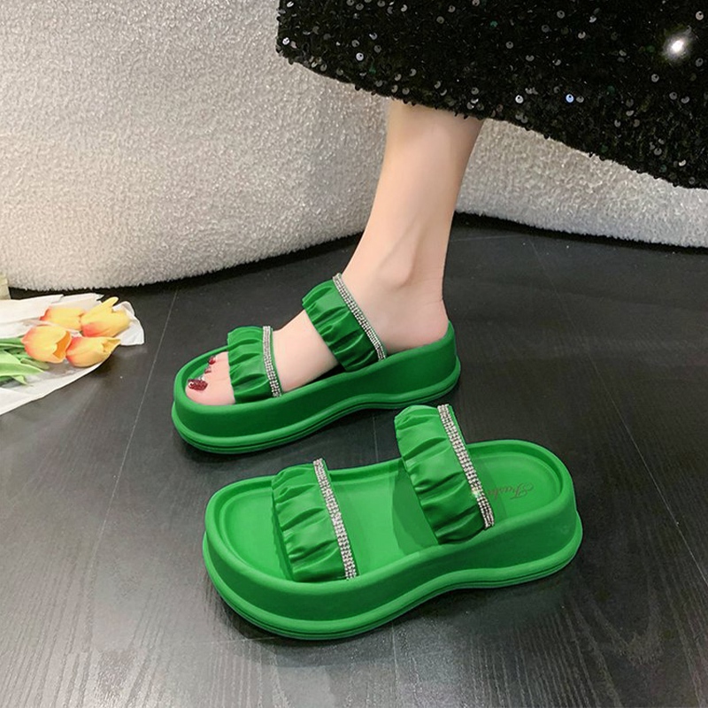 XWbrand   NEW รองเท้าแตะเสริมส้นแฟชั่น ดีไซล์สวยเก๋ สไตล์สาวหวาน   ที่สำคัญรุ่นนี้ทนสุดๆ ควรมีไว้ครอบครองนะจ๊ะะ