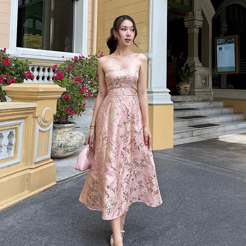Dressfriends.bybf | Gene dress เดรสเกาะอกยาวผ้า Jacquard พรีเมียม ลุคหรูหราลูกคุณหนูพันล้าน
