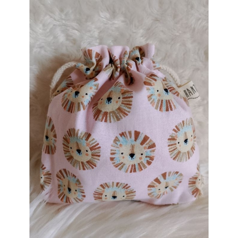 พร้อมส่ง!!!กระเป๋าผ้าหูรูดมินิ มีหลายลาย ผ้าคอตตอนนำเข้า ผ้าป่าน ผ้าฝ้ายไทย ผ้าคอตตอนมีซับใน ใส่ของจุกจิก - รูปที่ 2