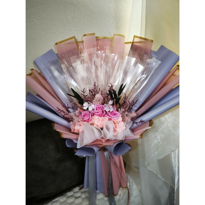 ช่อดอกไม้ใส่ธนบัตรมีแบบ20ซอง แบบ10ซองและ5ซอง(ดอกแซมอาจมีแปลงตามฤดูกาลและราคาของไม้นะคะ)