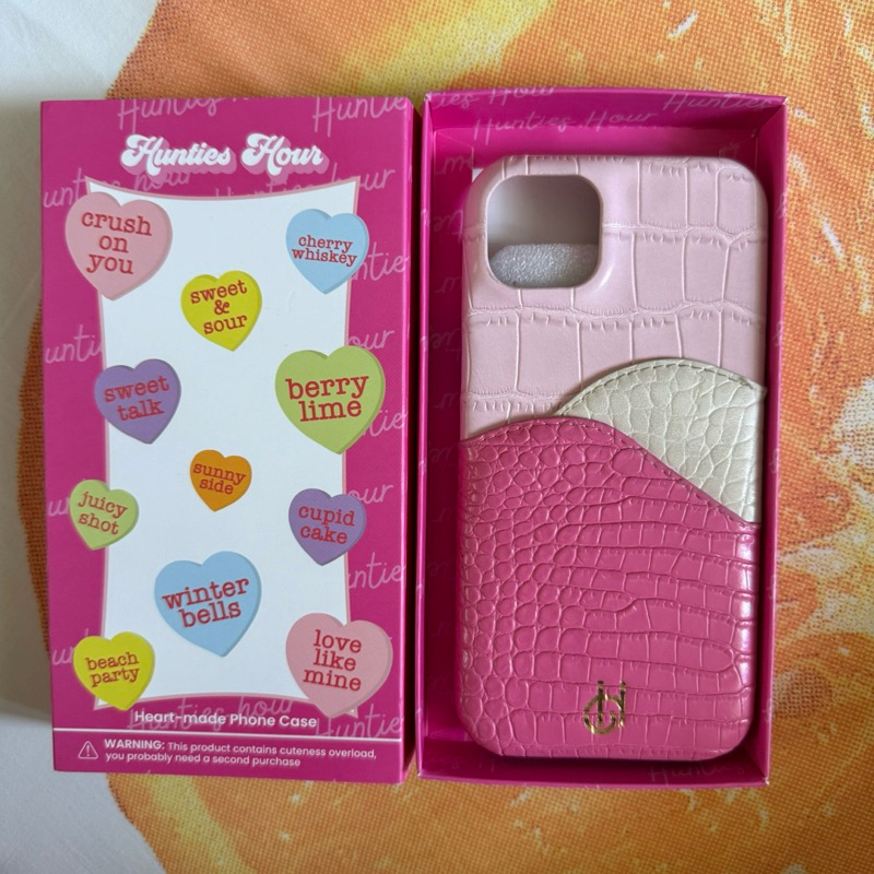 CASE HUNTIES HOUR IPHONE 15 PLUS -used like new-