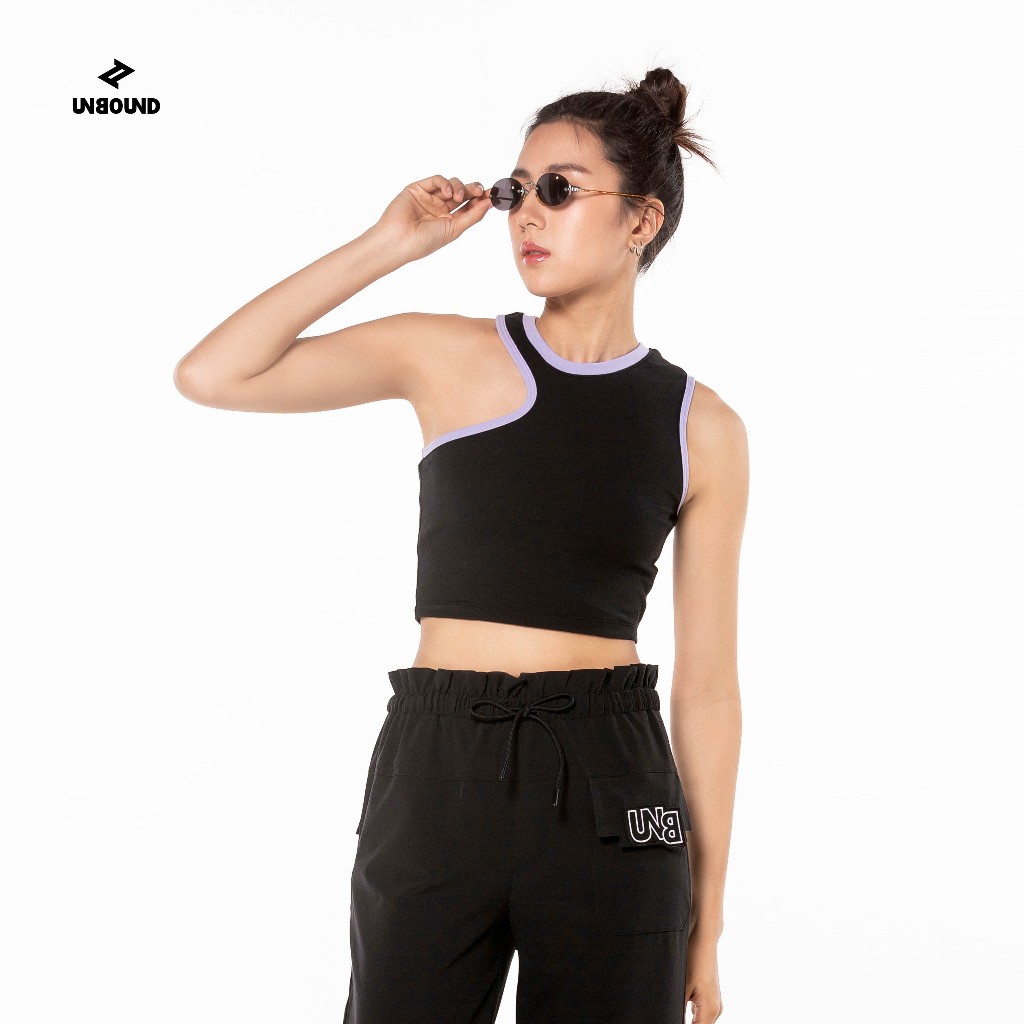 UNBOUND TIMBER SLEEVELESS CROP TOP-BLACK เสื้อครอปสีดำ แขนกุดเว้าข้าง