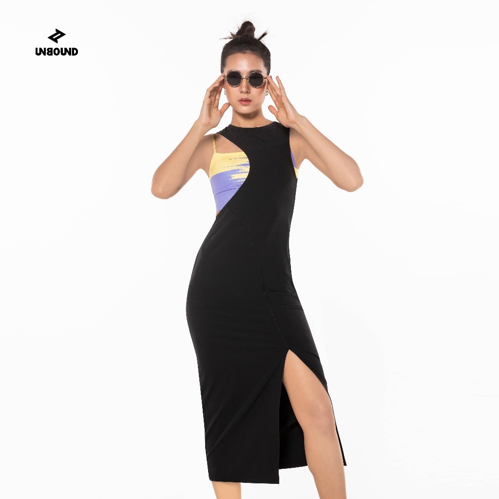 UNBOUND DRAMATIC NATURE WOVEN DRESS เดรสยาวผ่าหน้า สีดำ