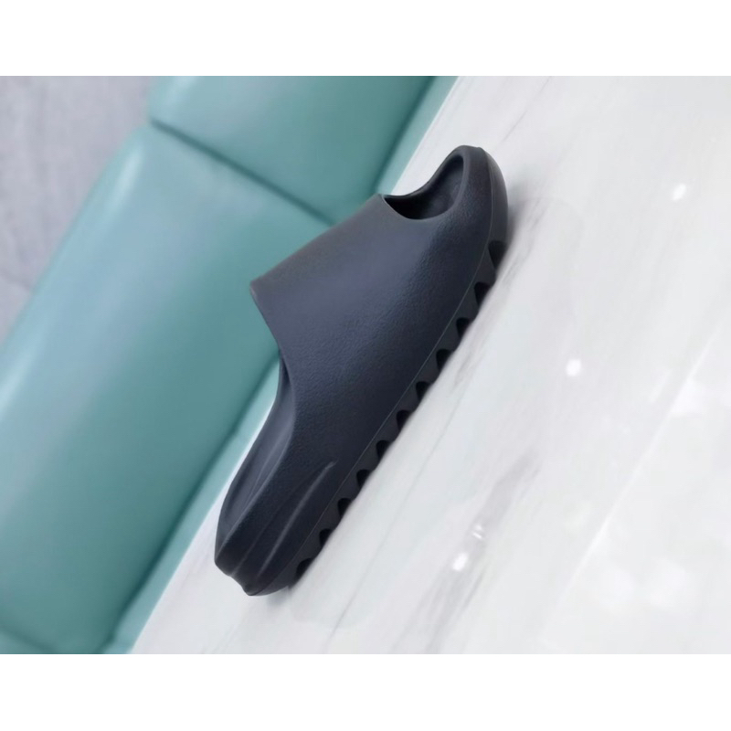 C2** รองเท้าแตะ adid  YEEZY slides มีไซส์ Us3-11 สินค้าใหม่ ของแท้