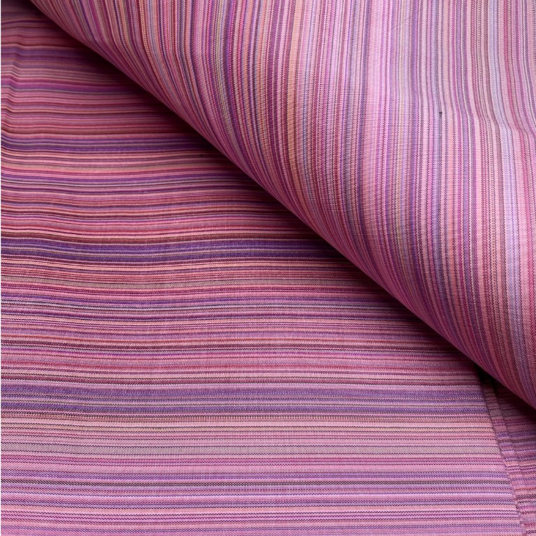 ผ้าไหมแท้ 100% พื้นเรียบ สีริ้วเกสรชมพู่ ทอ2เส้นเนื้อหนา รหัส P4363ผ้าไหมสุรินทร์