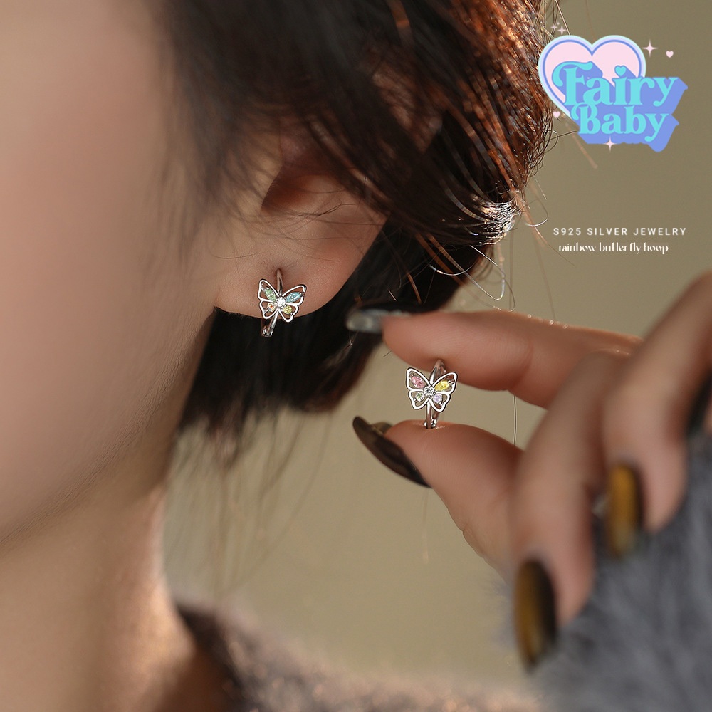 Fairybaby ต่างหู Rainbow Butterfly Hoop ต่างหู ห่วงสีเงิน น่ารัก รูปผีเสื้อ เพชรหลากสี สวยงาม (E2-105) - รูปที่ 2