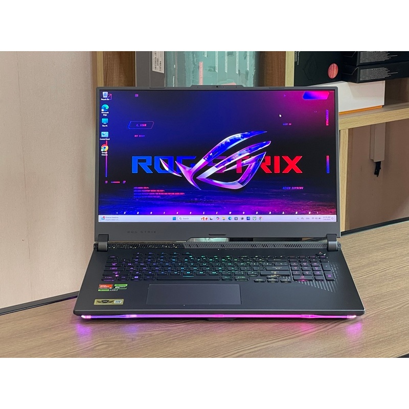 Asus ROG Strix G17 G713PV-LL128W AMD Ryzen 9 7940HX SSD1TB RAM16GB RTX 4060 (8GB GDDR6) 140Watt TGP 