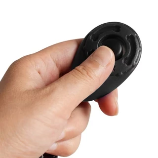 Kanimal Training Dog Clicker คลิกเกอร์ฝึกสุนัข อุปกรณ์สำหรับฝึกสุนัข ของเล่นสุนัข พร้อมสายคล้องมือ ขนาด 4x6 ซม. (สีดำ)