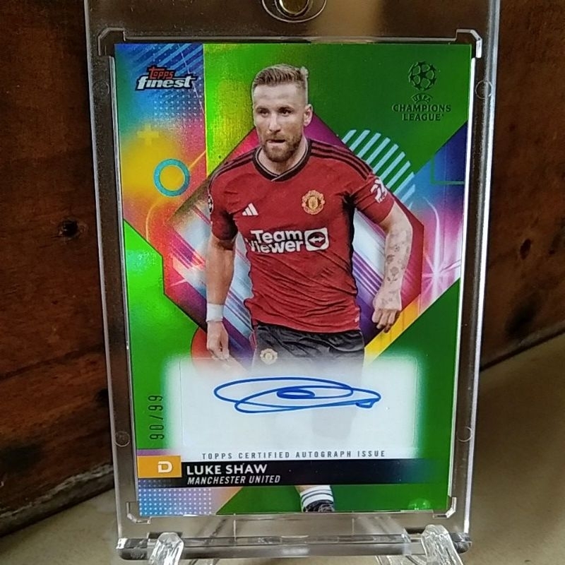 การ์ดฟุตบอล Topps finest23-24 AUTO LUKE SHAW/99