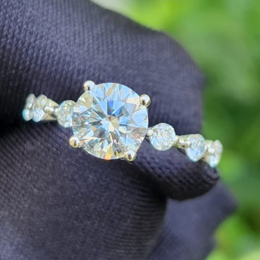 1 ct Lab Diamond Wedding Ring (Fancy Design) - White Gold 9K (1.1 ct D VVS2)  แหวนเพชรแลบ น้ำ 100 IG