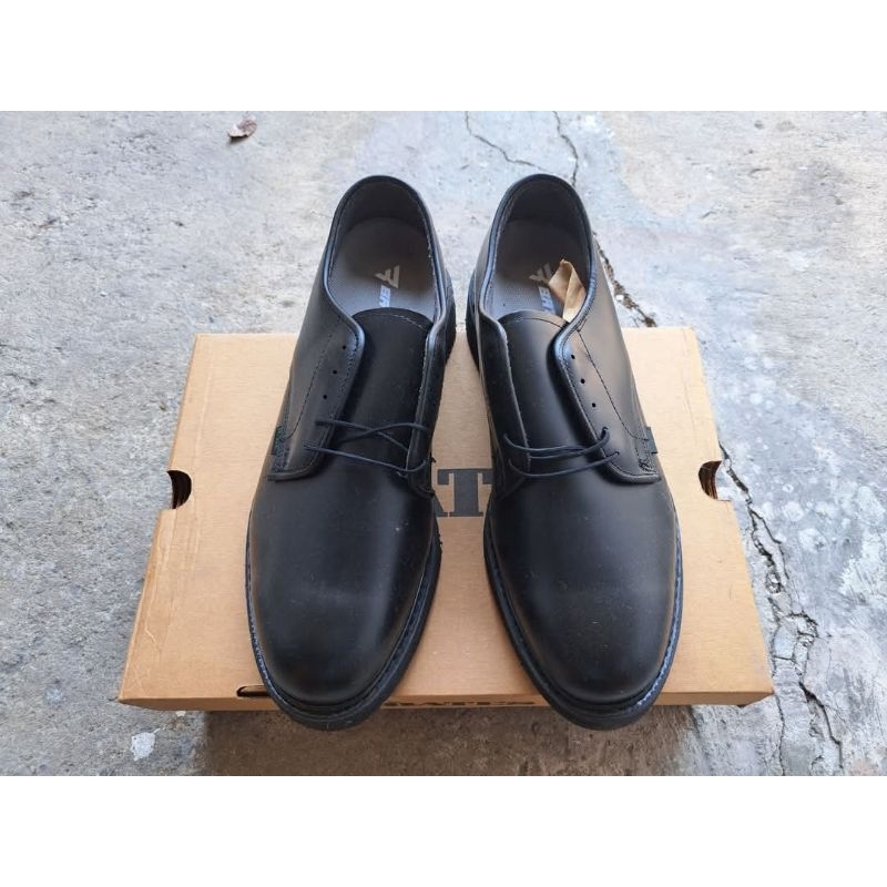 รองเท้าคัชชู BATES MEN'S LITES