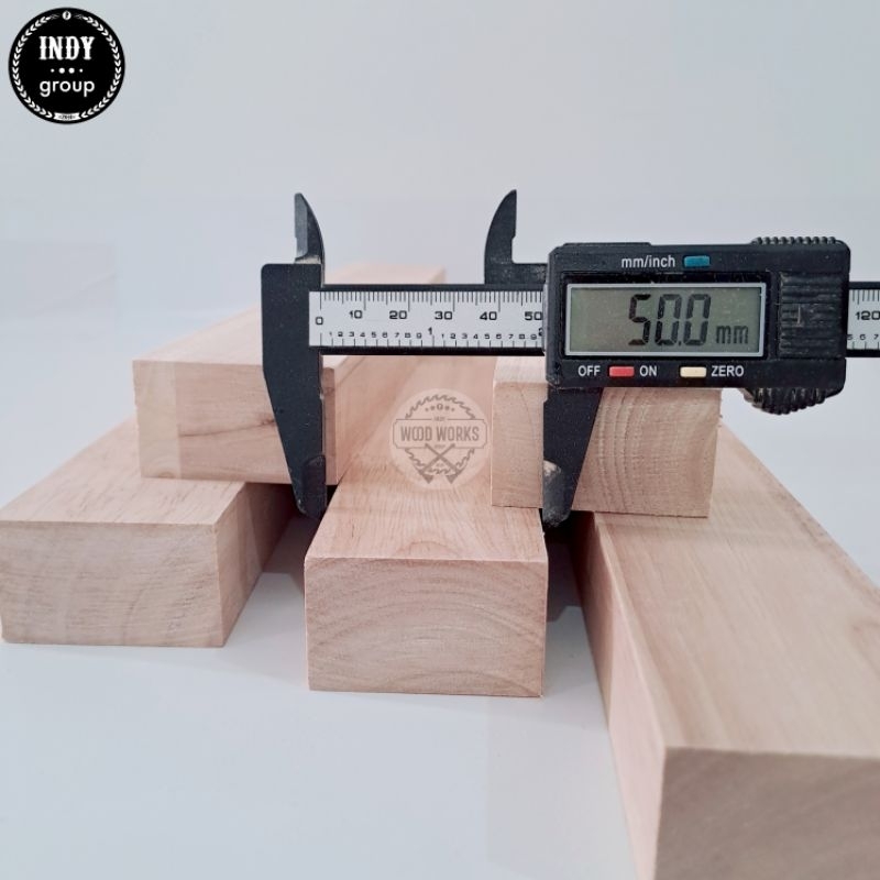 ไม้แท่ง ไม้แท่งเหลี่ยม หนา 30mm [3 cm]  กว้าง 5 cm ยาว 5 - 100 cm