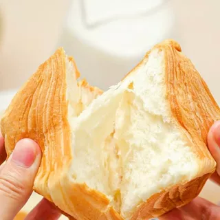 พร้อมส่ง ขนมปังเลเยอร์ ปังเลเยอร์เนยนม 24ห่อ*80กรัม