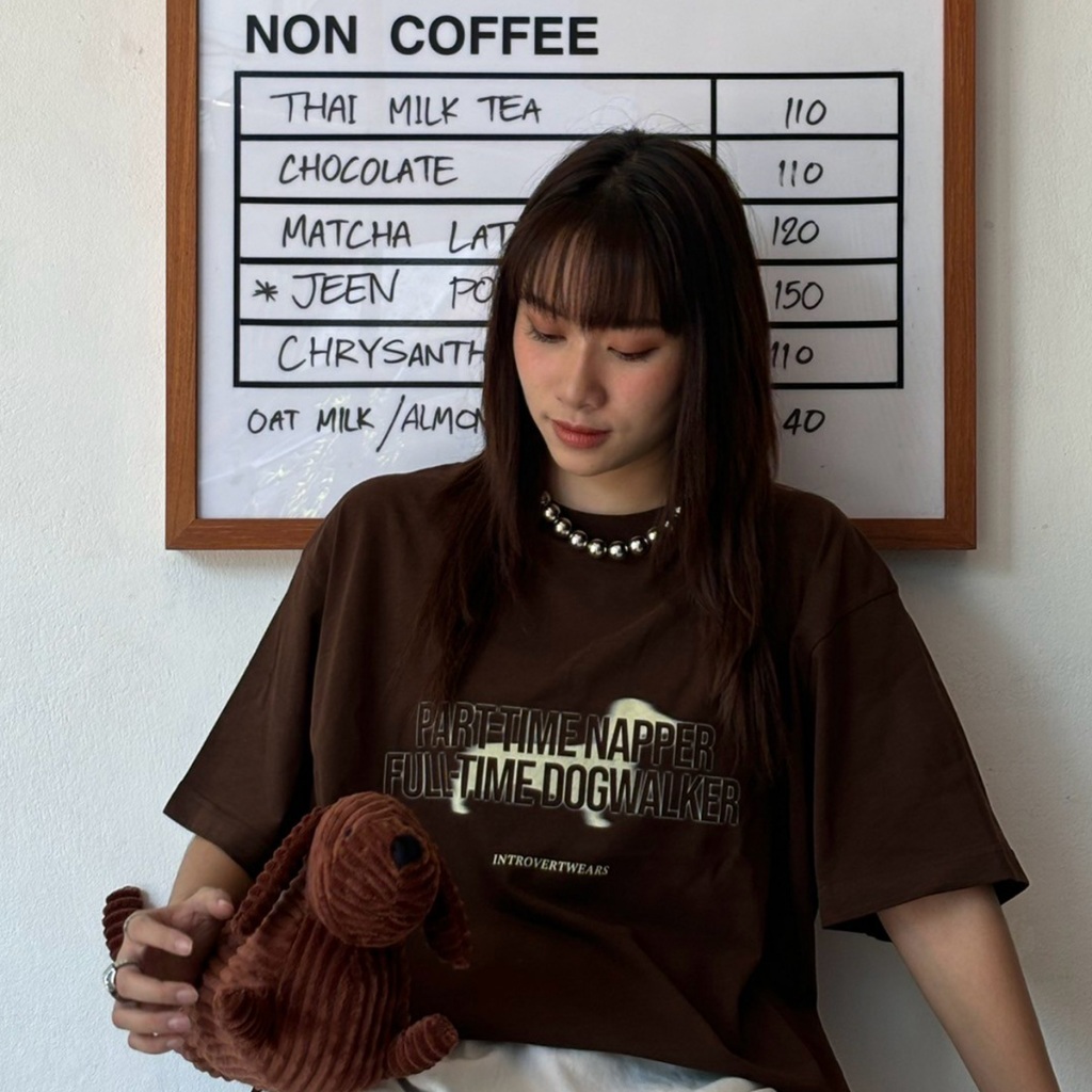 introvertwears | Dog Walker Tee (เสื้อยืดโอเวอร์ไซส์ ผ้านุ่มพิเศษ) - รูปที่ 2