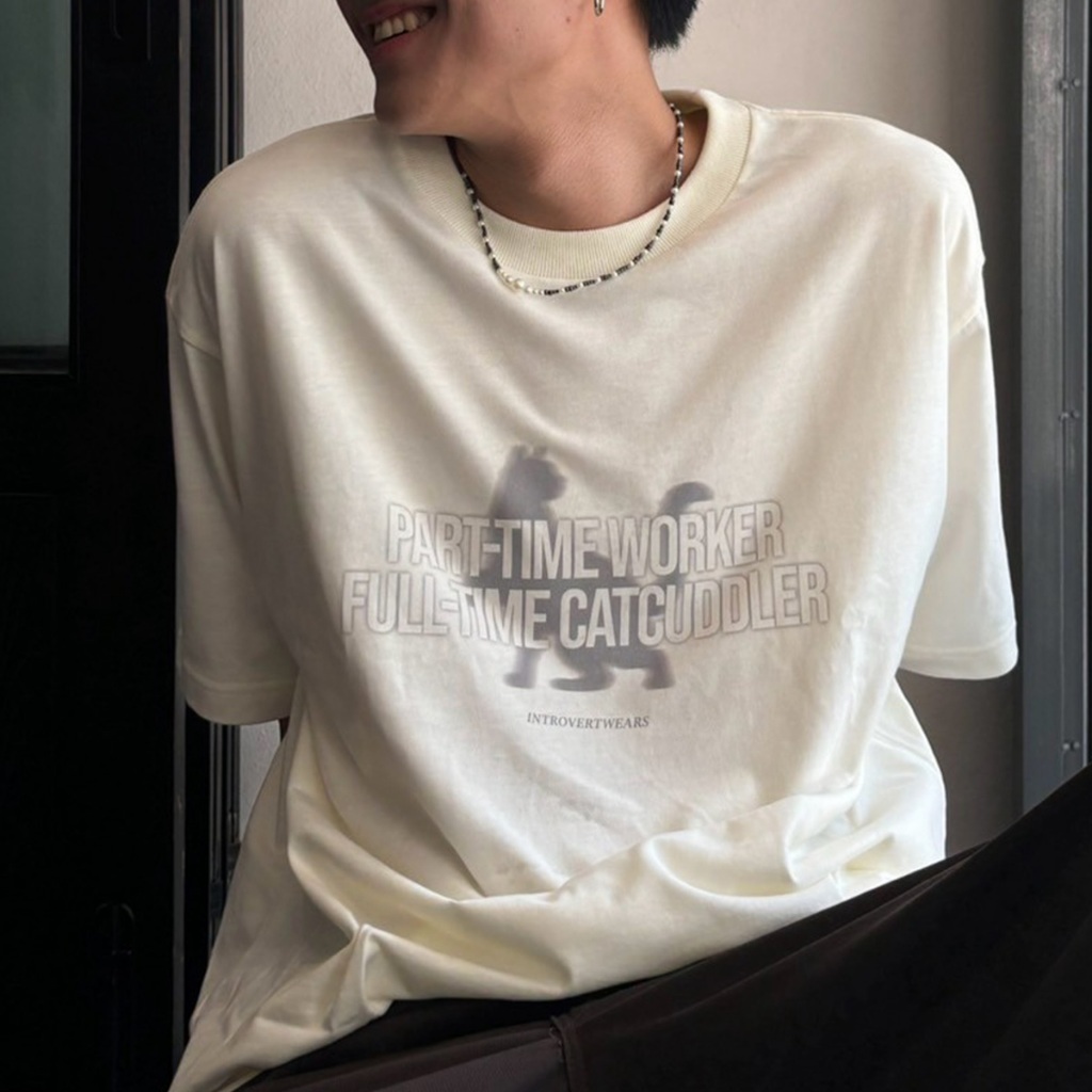 introvertwears | Cat Cuddler Tee (เสื้อยืดโอเวอร์ไซส์ ผ้านุ่มพิเศษ)