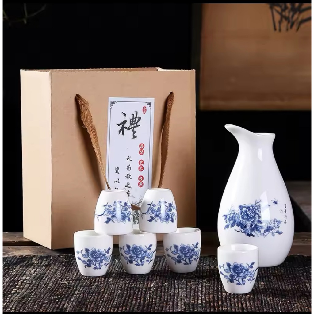 ขวดสาเก พร้อมจอกเซรามิค 6 ใบ Ceramic wine set a pot of 6 cups