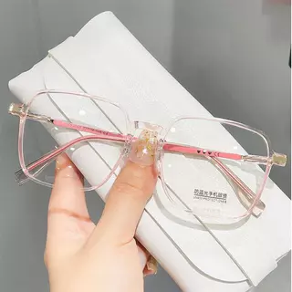 แว่นสายตาสั้นนักเรียนหญิงดาราเกาหลีแว่นตา ins ทรงคุณค่าป้องกันแสงสีฟ้าไม่สม่ำเสมอป้องกันรังสีแว่นแบนแฟชั่น