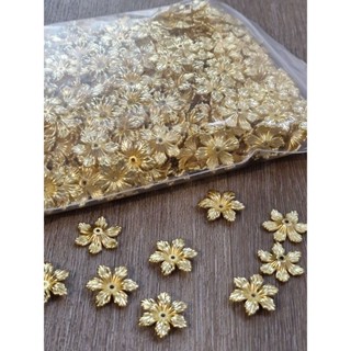 ดอกไม้สีทอง A มี2ขนาด 24มิล /28มิล ห่อ 50 ชิ้นสำหรับตกแต่งงา…