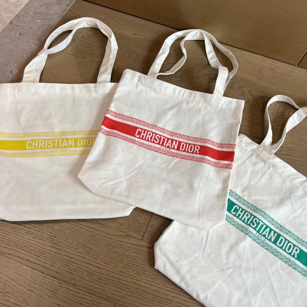 ถุงผ้าvip giftเคาน์เตอร์เครื่องสำอางค์Christian Houndstooth Novelty แท้