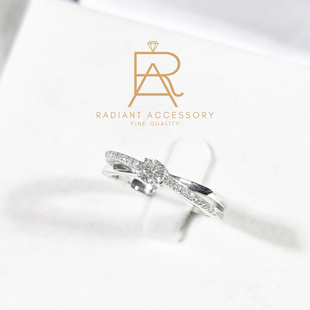 แหวนเงินแท้ 92.5% Moissanite 0.3 กะรัต ทรงกลม ตัวเรือนชุบทองคำขาว ดีไซน์ก้านไขว้