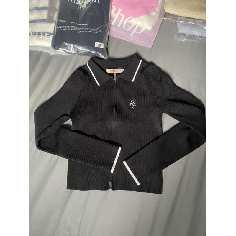 Reily แขนยาวสีดำ ซิบ1ทาง มือ1ตัดป้าย ส่งต่อ