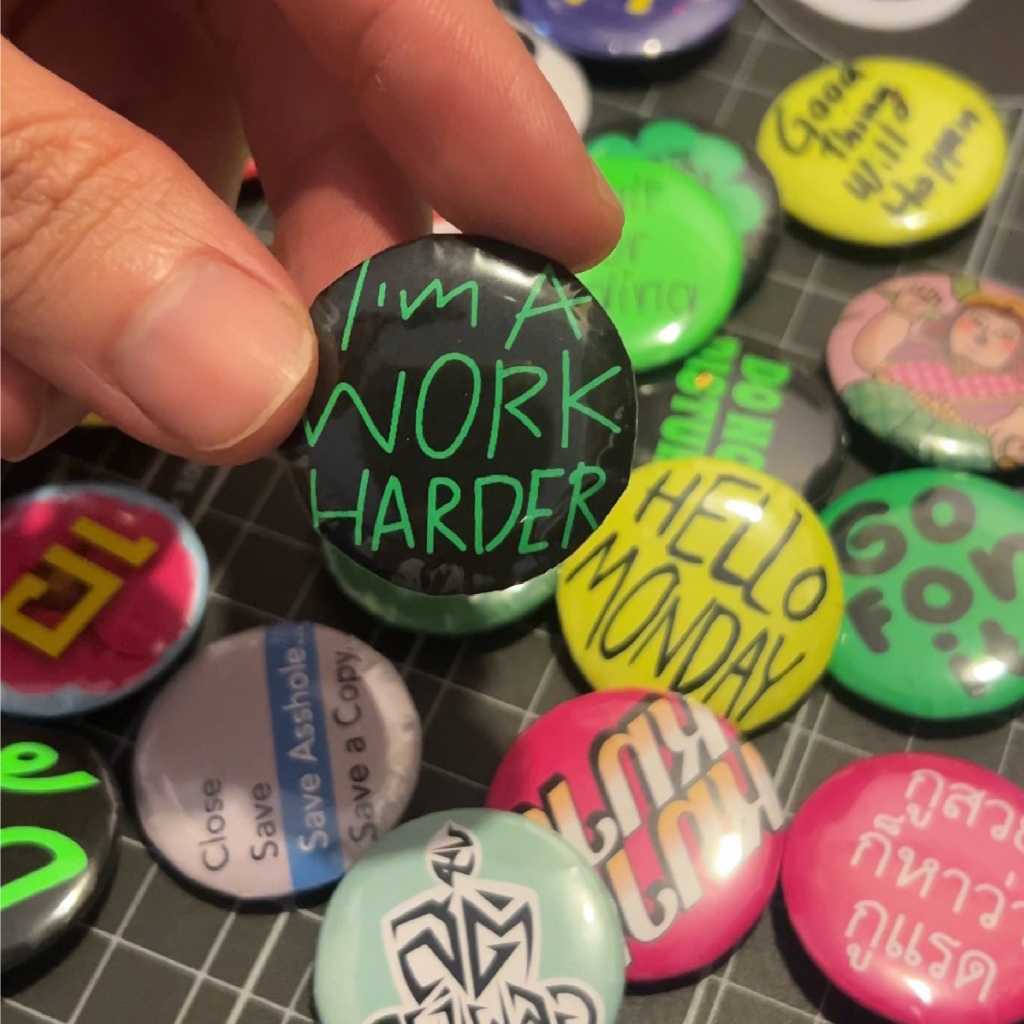 เข็มกลัดเก๋ๆ น่ารักๆ สไตล์ TLDR - TLDR Mini Pin