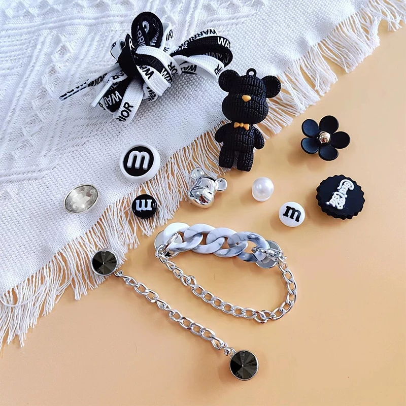 Monday2020 สินค้ามาแรง จิ๊บบิท ตัวติดลายน่ารัก มีให้เลือกมากกว่า 30 ลาย ที่สำคัญราคาคือถูกมาก ติดแล้วน่ารักสุดๆ หมดไวมาก