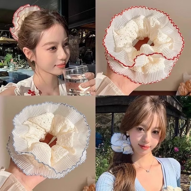 [PS-พร้อมส่งในไทย] ผ้าผูกผมแฟชั่นเกาหลีลายลูกไม้ขอบสี ขนาดใหญ่ 17 cm. มี 2 ชั้น ผ้าย่นระบายอากาศได้ดี ไม่กินเส้นผม